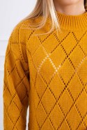 Sweter z półgolfem i wzorem w romby musztardowy