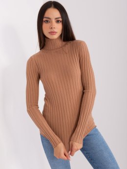 Golf sweter dopasowany prążkowany camelowy