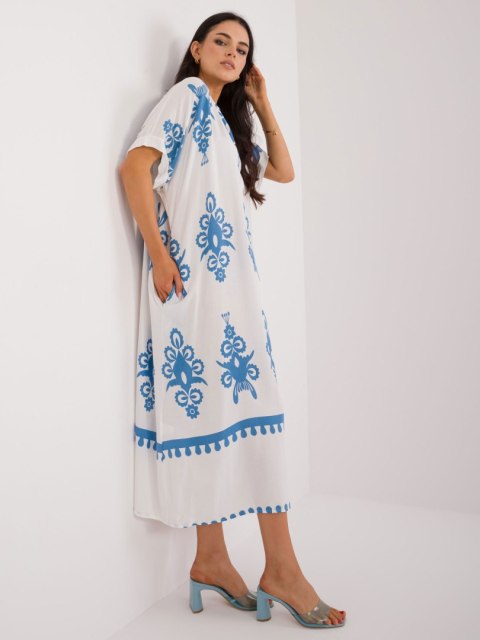 Sukienka maxi boho biało-niebieska z printem oversize