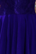 210-4 NICOLLE - sukienka z dłuższym tyłem z koronkowym dekoltem - CHABROWA - XXXL