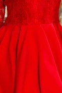 210-6 NICOLLE - sukienka z dłuższym tyłem z koronkowym dekoltem - CZERWONA - L